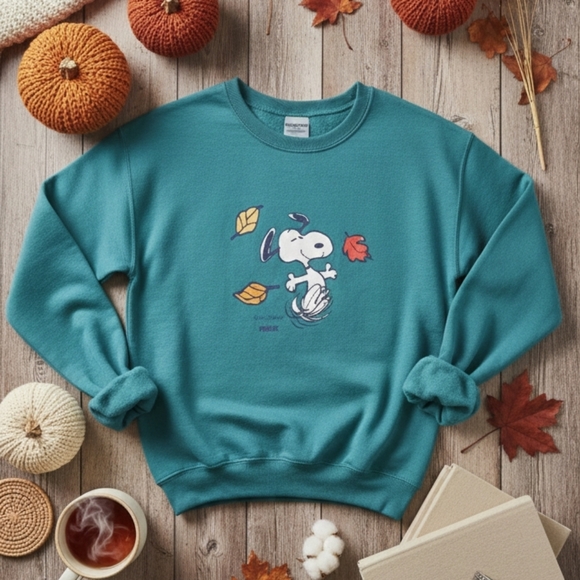 Vera Bradley Tops - Vera Bradley x Peanuts Snoopy Autumn Crewneck - Size Medium